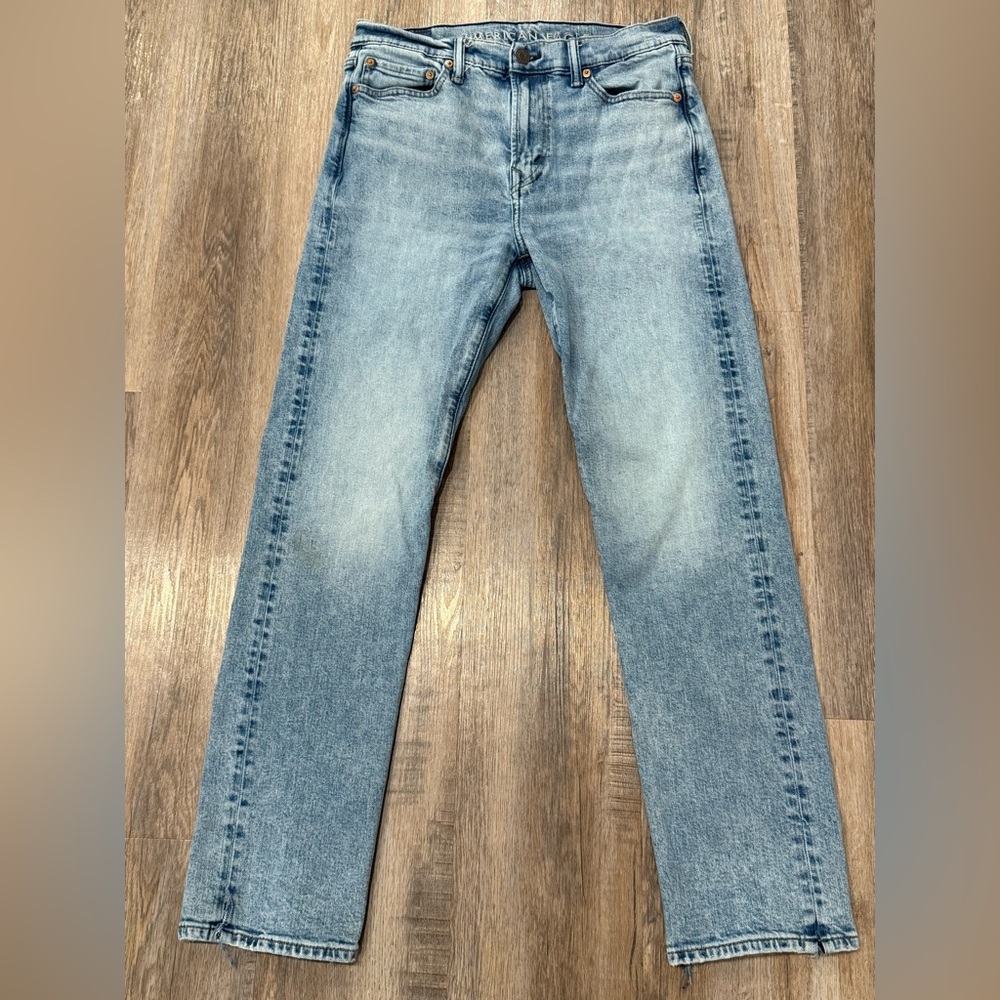 American Eagle Easyflex
Measurements:30x32
Good condition